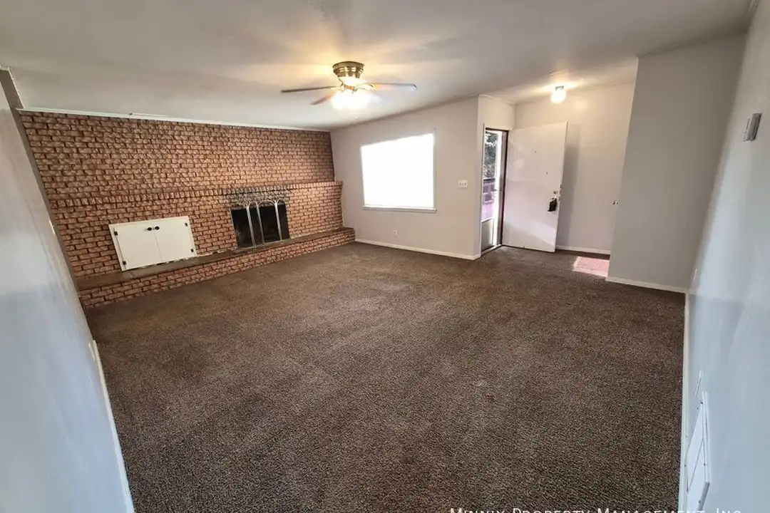 4226 SW 2nd Ave - View 2