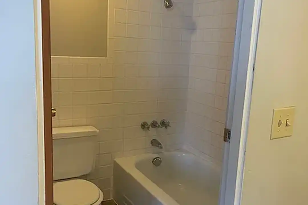 Sangamon Apartments – photo 1