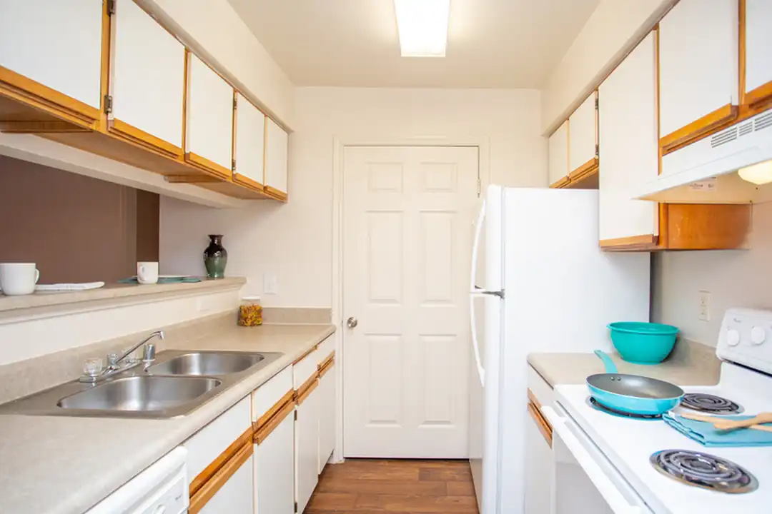 416 N Greenville Ave - More