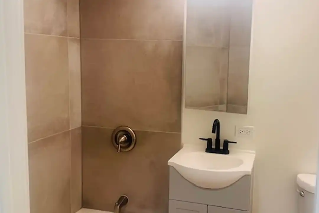 Oak Forest K Apartments – photo 1 of 10