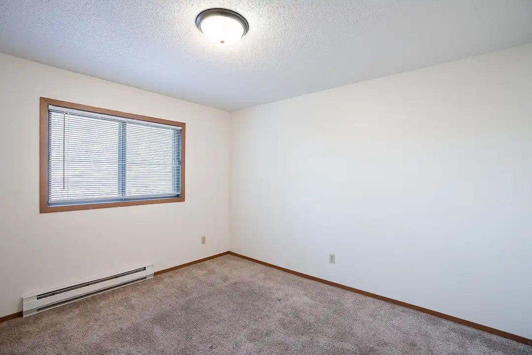 Kentwood Manor – photo 1