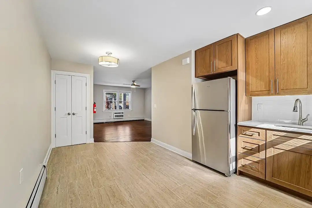 Sherwood Court Apartments – photo 1 of 34