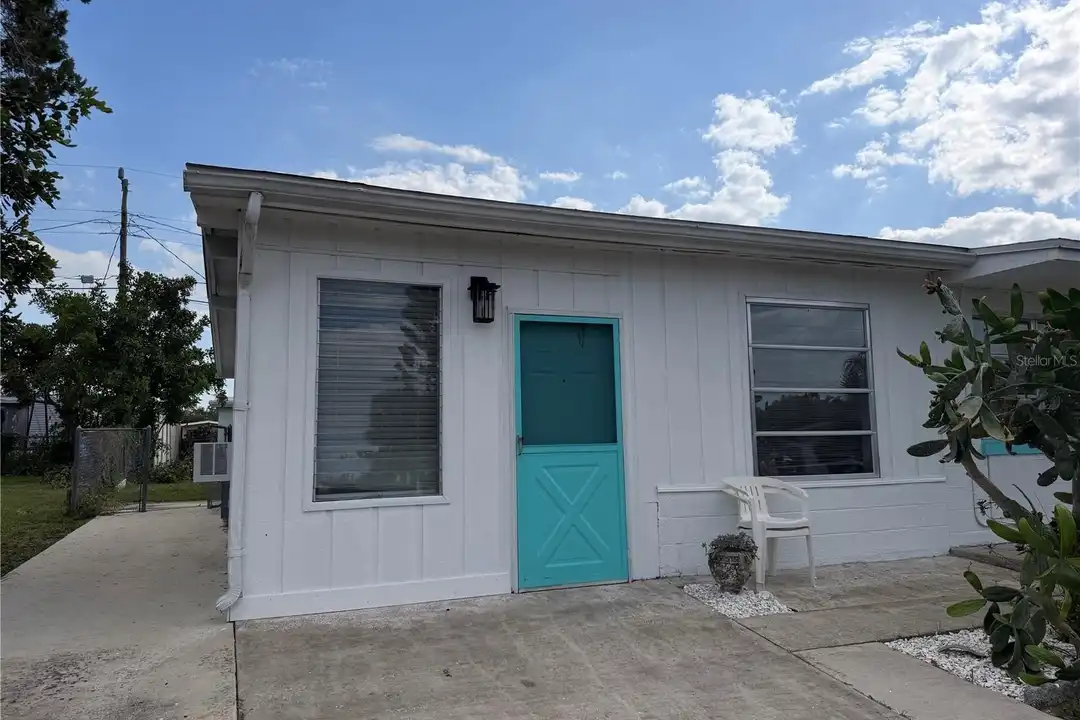 8513 Herbison Ave – photo 1 of 10