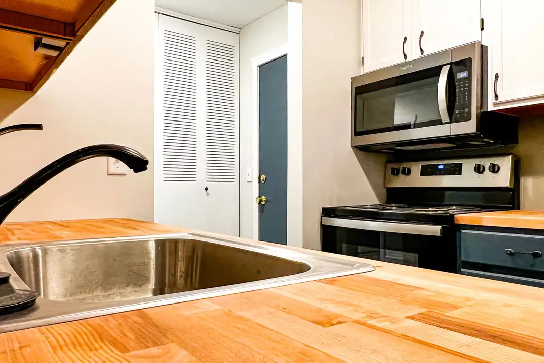 2800 Hillsboro Ave N unit 1 - View 6