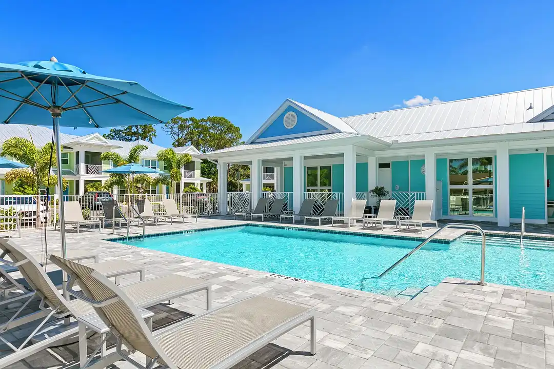 Lemon Bay Apartments – photo 1 of 8