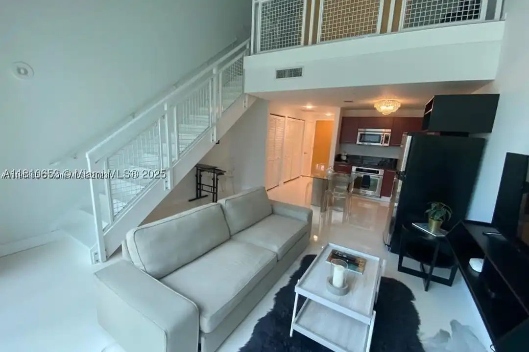 Apartment in Miami, Torch of Friendship - View 4