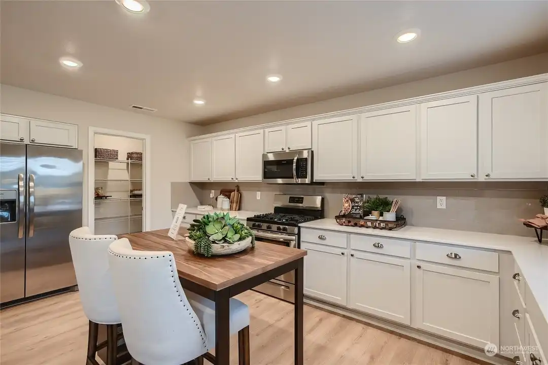 19407 137th Ave Ct E unit 528 - More