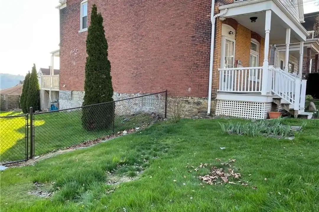 19 S 6th St - View 2