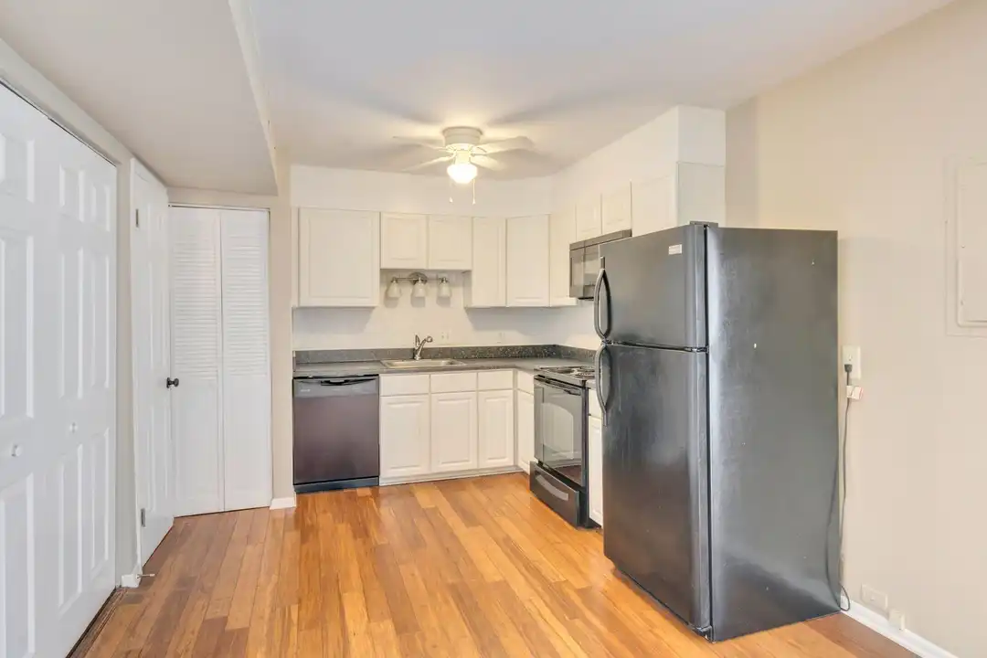 2716 Gatewood Cir - More