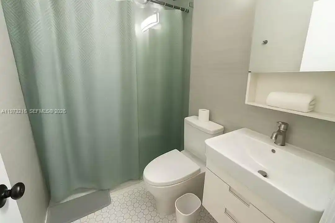 Apartment in Miami Beach - View 2