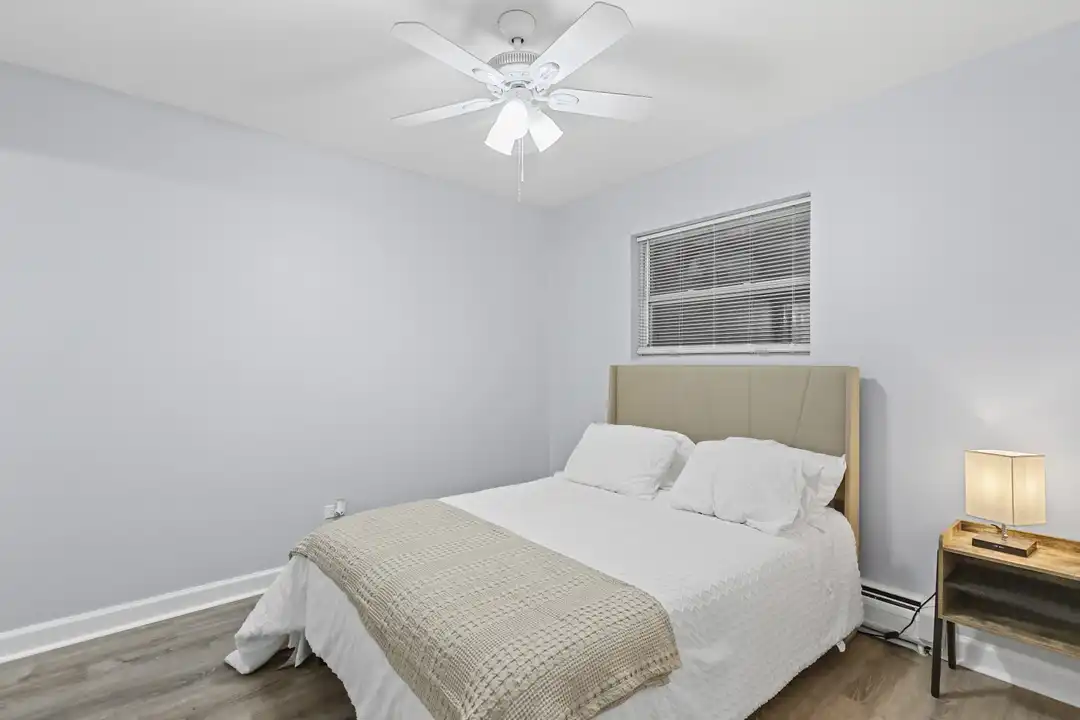 4612 N Beacon St unit 4616-1A - More
