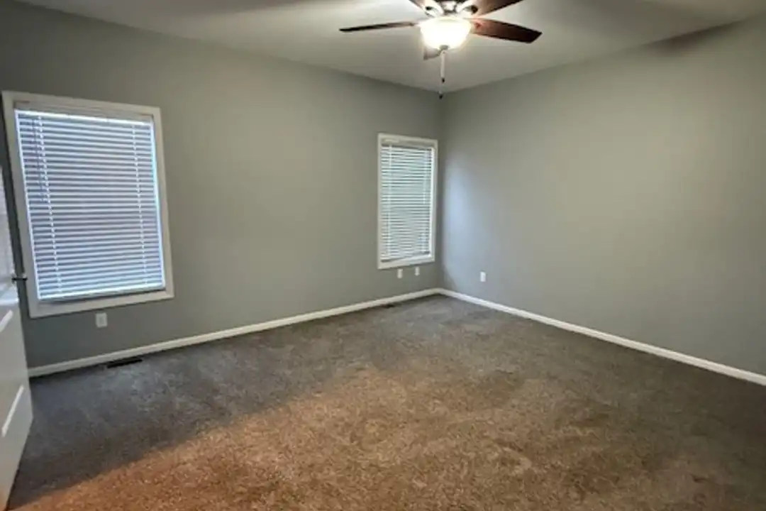404 Dalhlia Dr - View 5