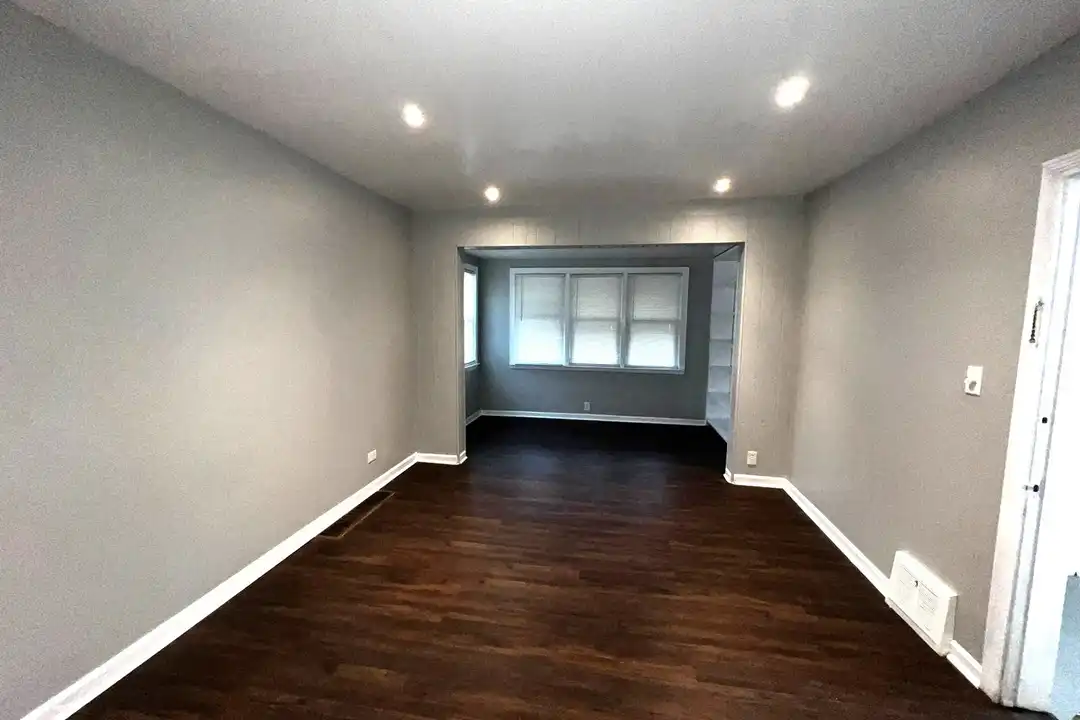 10655 S Hoxie Ave unit 1 - View 3
