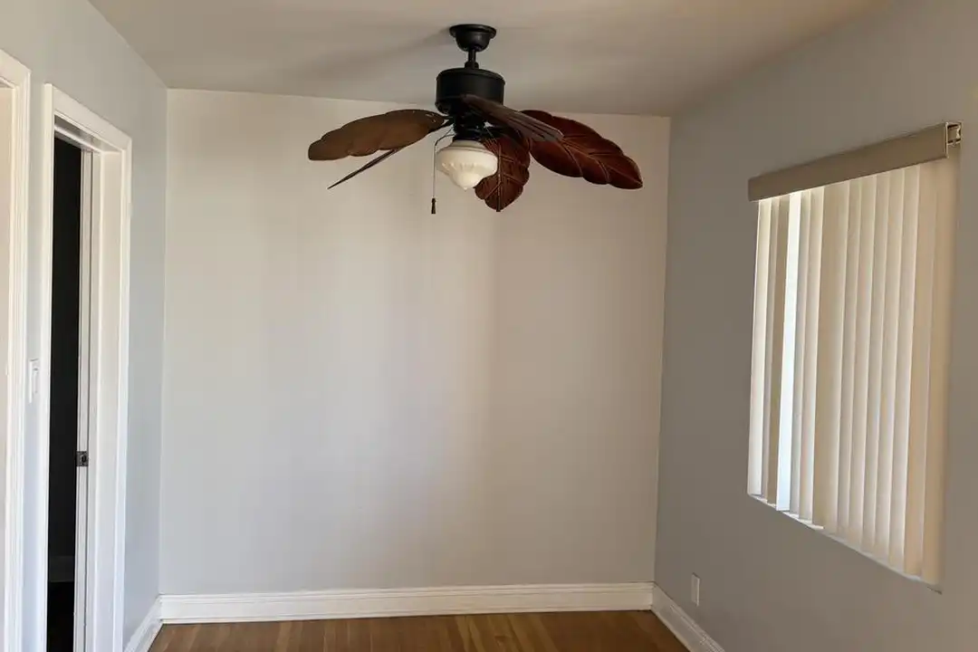 10506 Arrington Ave unit 3 - View 4