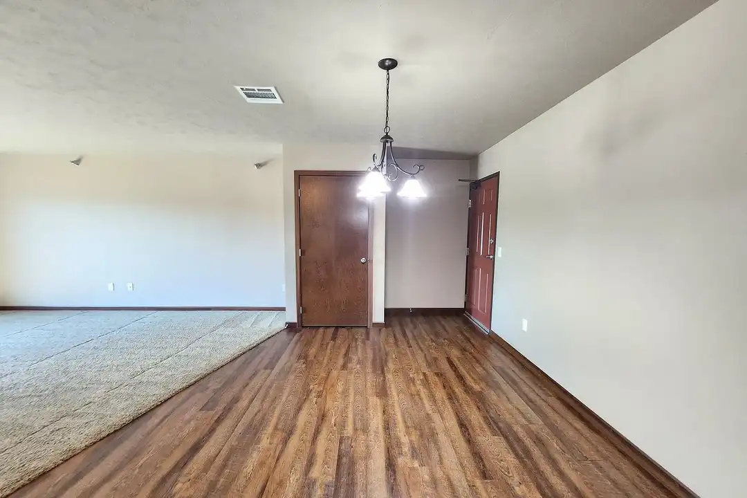 PRAIRIE POINTE APARTMENTS - View 4