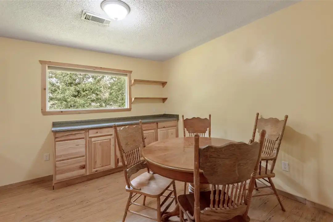 86 Oak Hill Dr - View 6