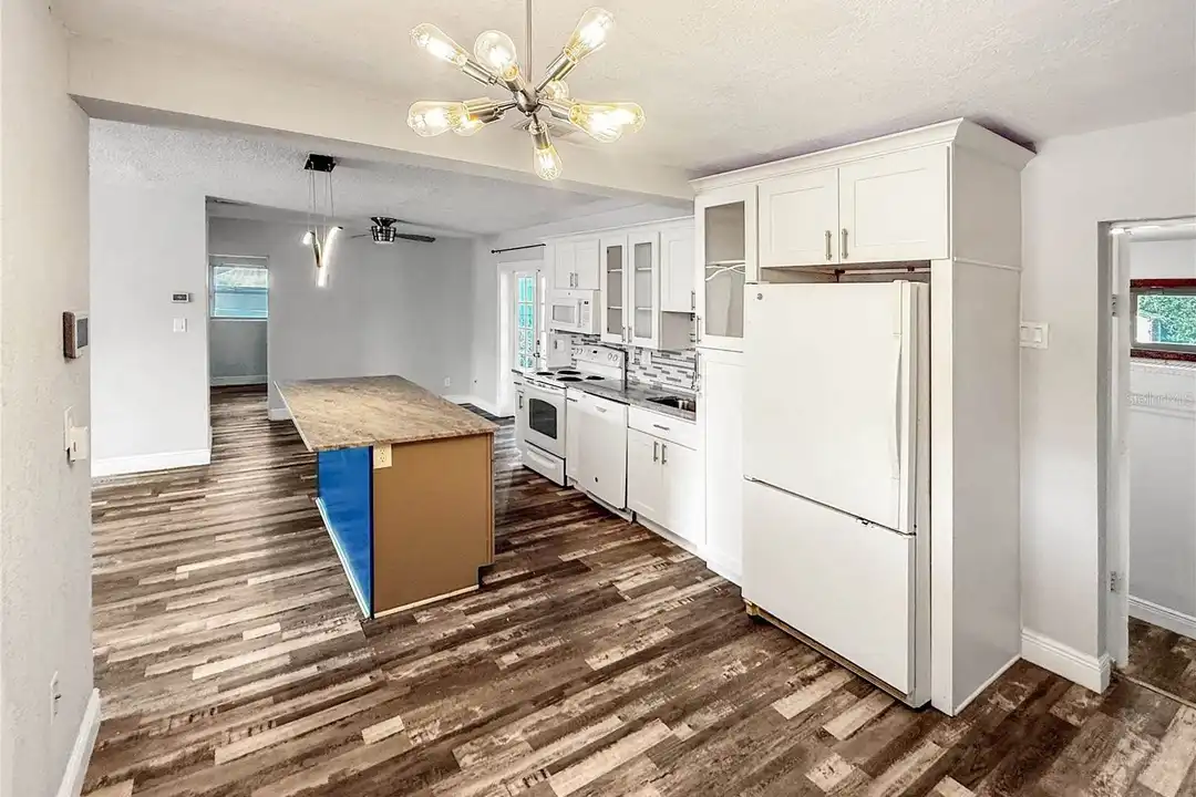 1303 E Muriel St – pohled 4