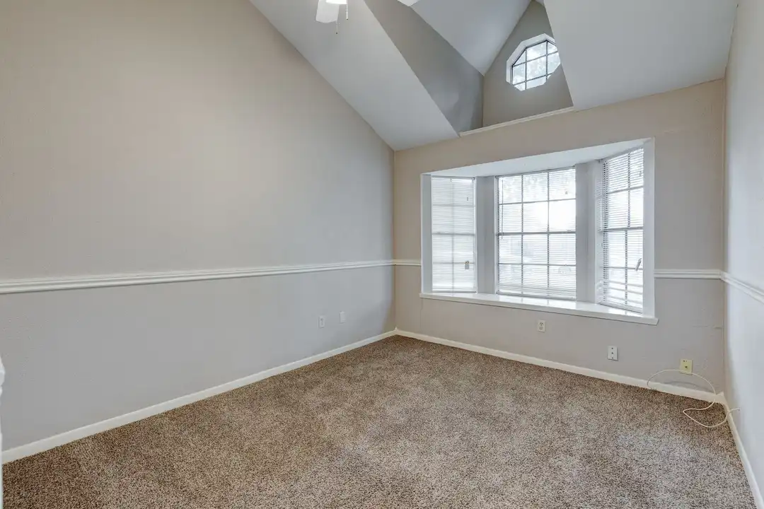 5102 Parsley Ave - More
