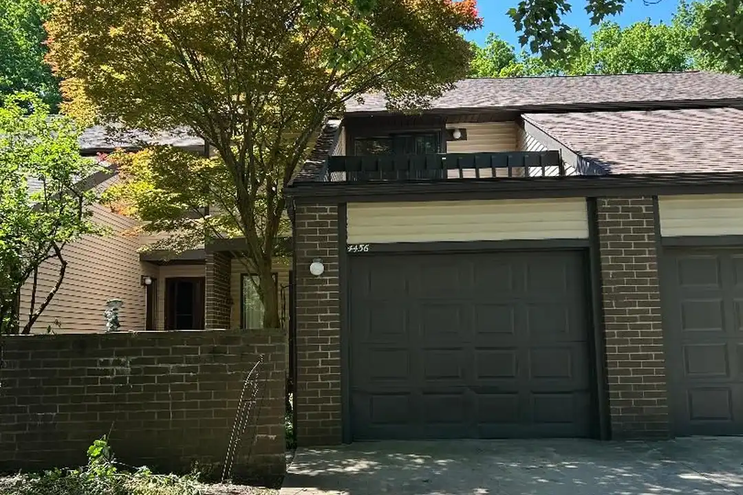 4456 Donna Dr – photo 1 of 32