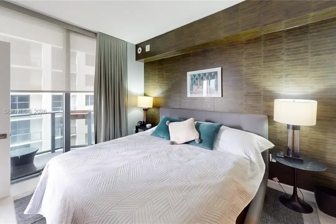 55 SW 9th St #1808 - More