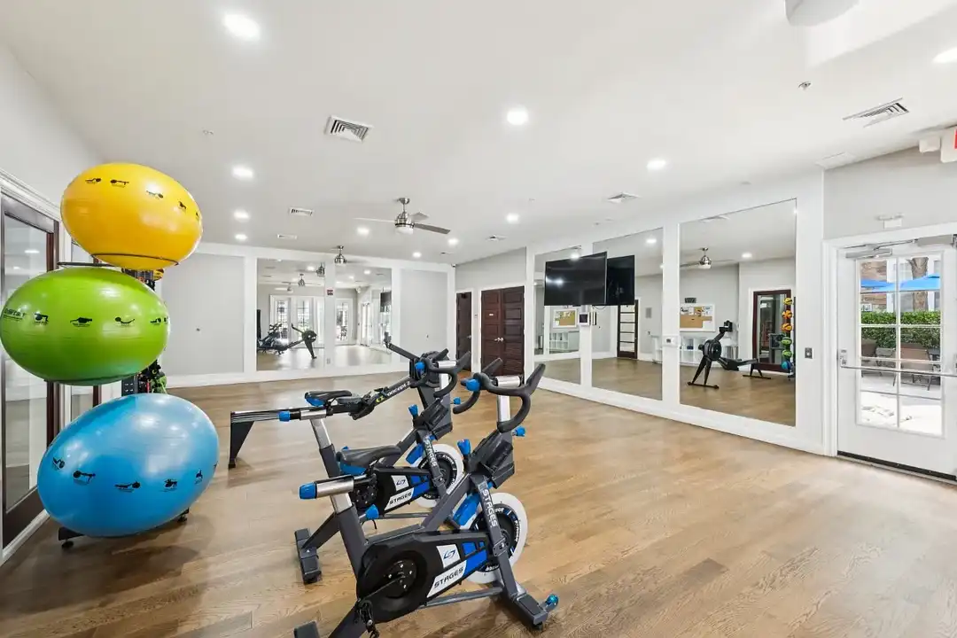 Stone Point Apartments – photo 1