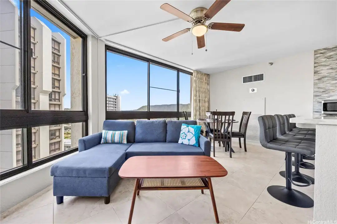 Apartment in Honolulu - View 3