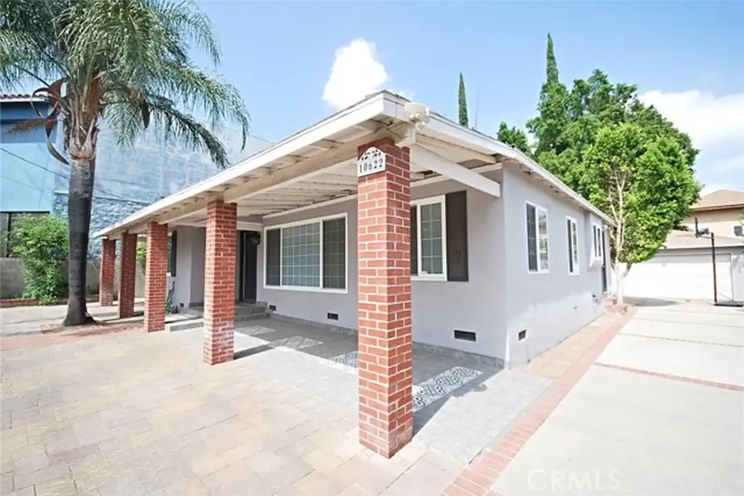 House in Los Angeles - View 2