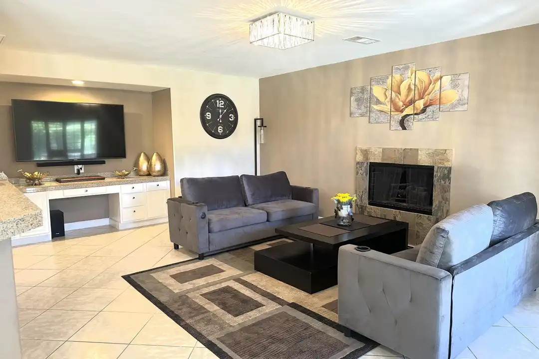 76961 Sheffield Ct - View 3