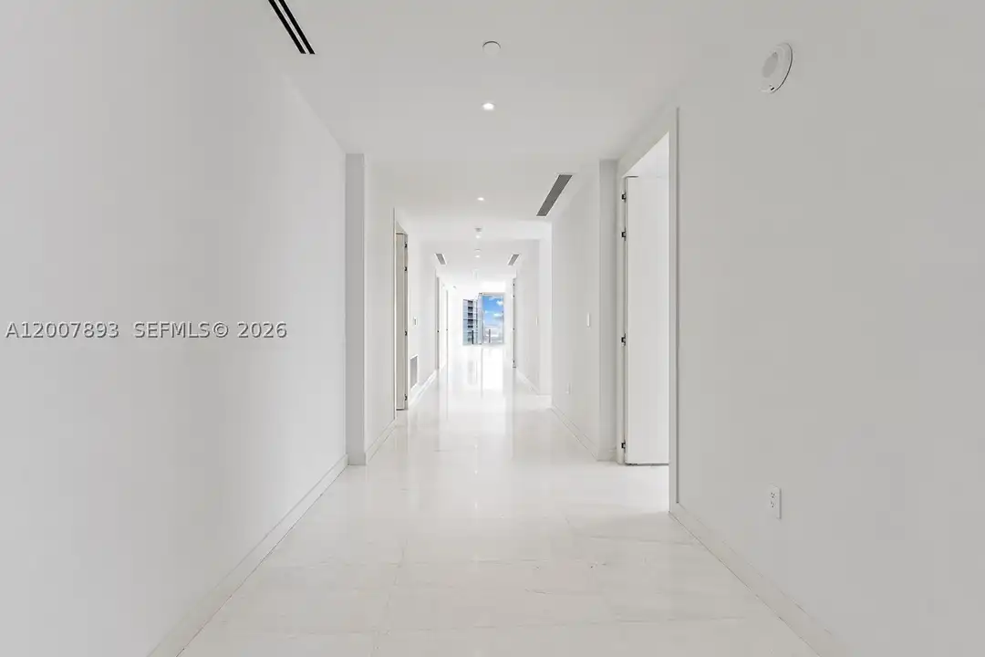 Apartment in Miami, Torch of Friendship - View 5