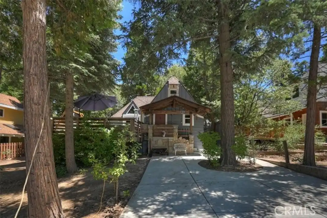 311 Hemlock Dr – photo 1