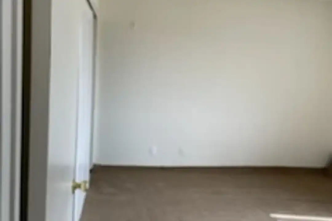 Apartment in Glendale - View 4