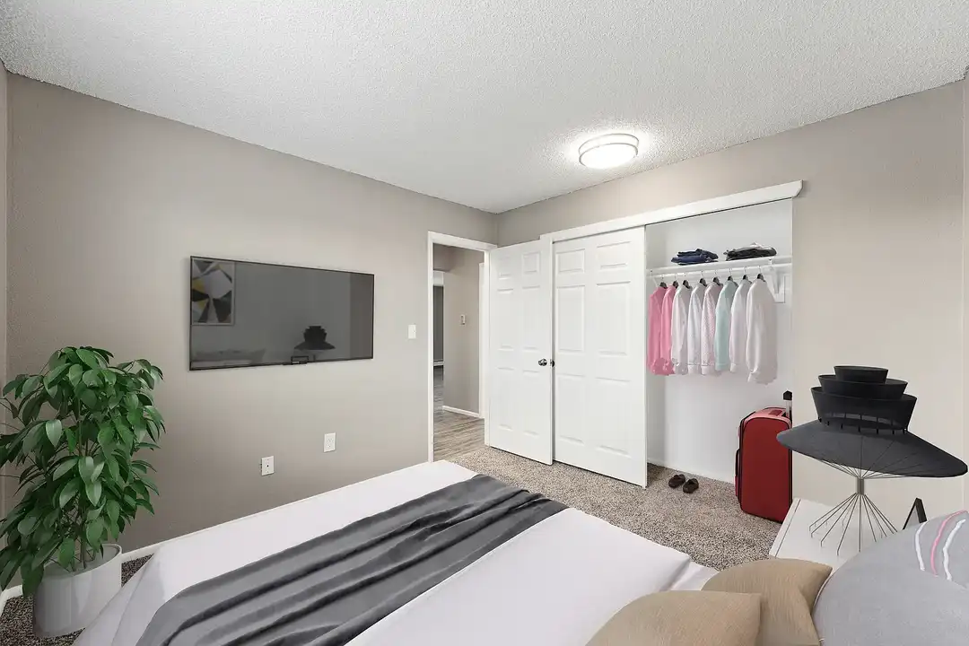 Apartment in Aurora - View 5