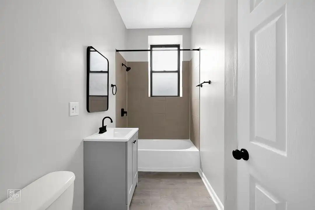 801 E Drexel Square – photo 1