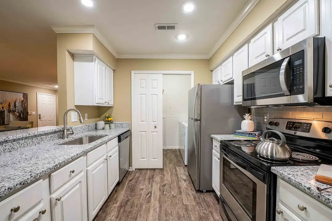The Woods at Polaris Parkway Apartment Homes – photo 1