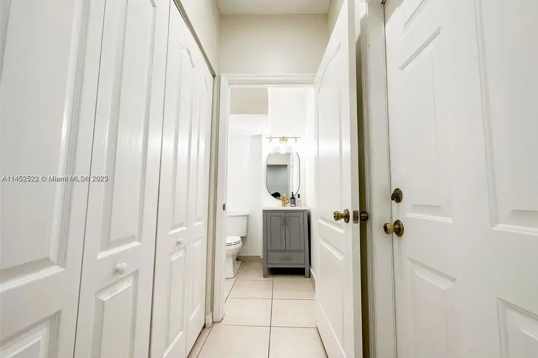 130 Riverwalk Cir - View 4