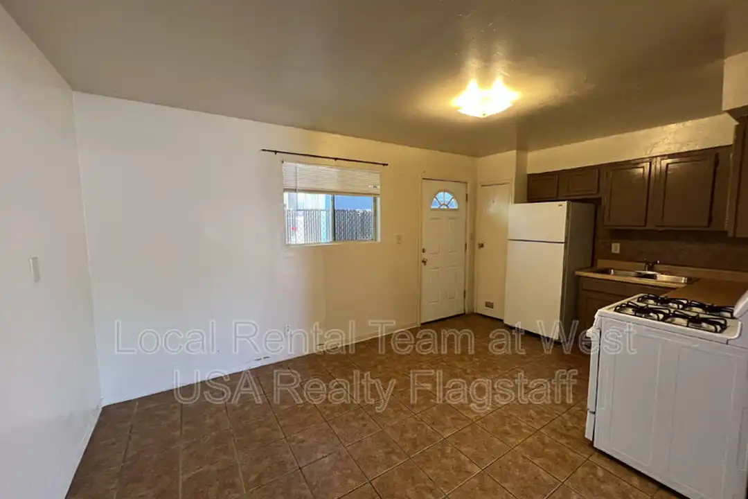 117 E Ellery Ave unit 2 - View 4