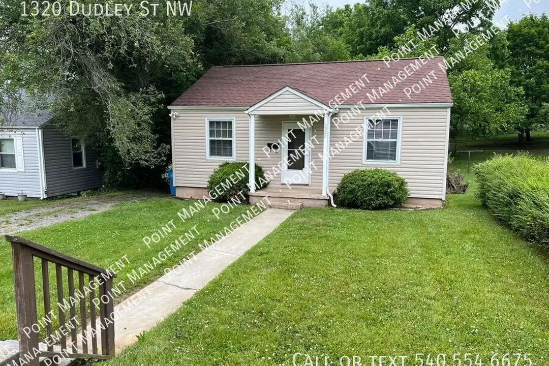 1320 Dudley St NW – photo 1