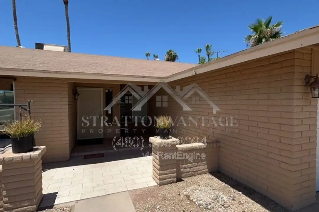 10700 E Hope Dr - View 3