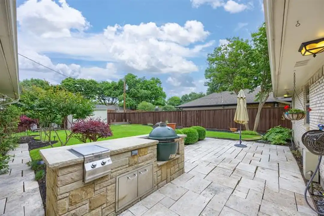 1404 Seminole Dr - View 4