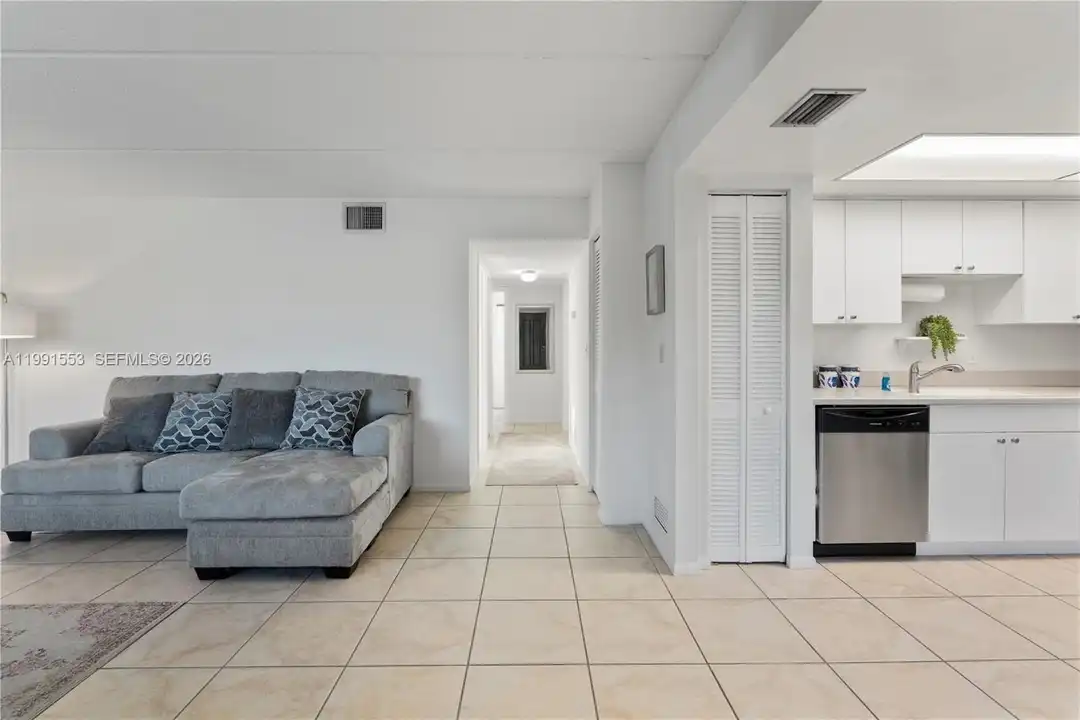 1145 N Shannon Ave #39 - More