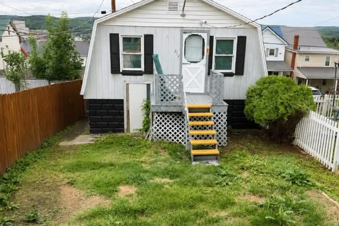 212 1st Ave - View 5