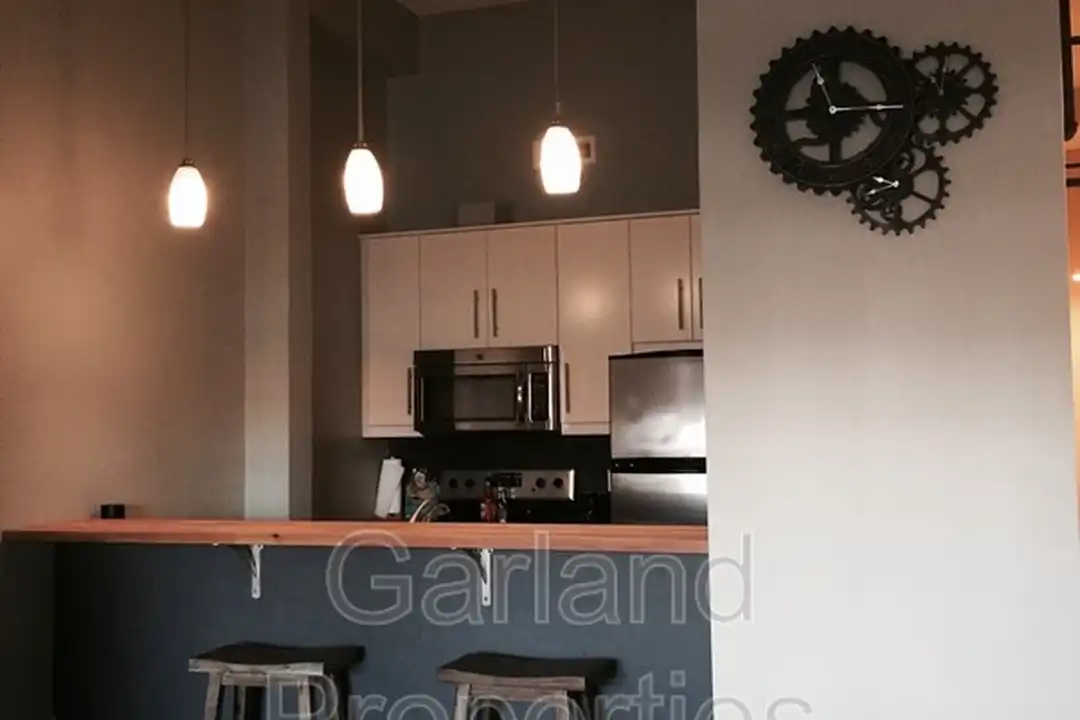 425 Campbell Ave SW unit 101 – photo 1