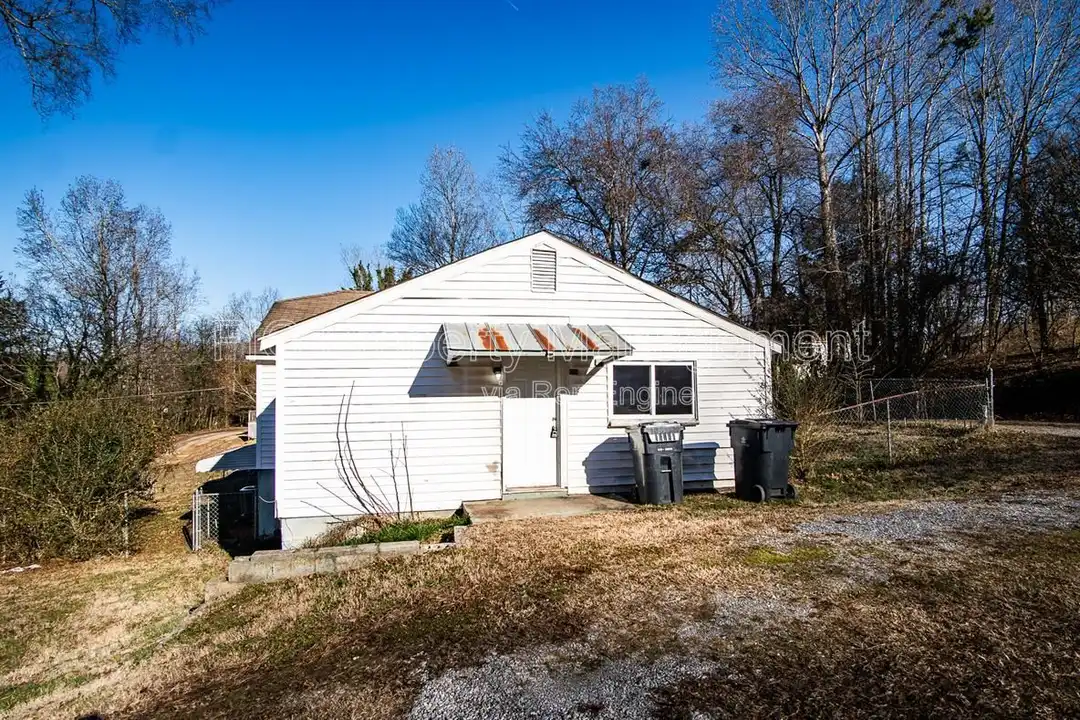 1138 Valley Dr SW - View 5