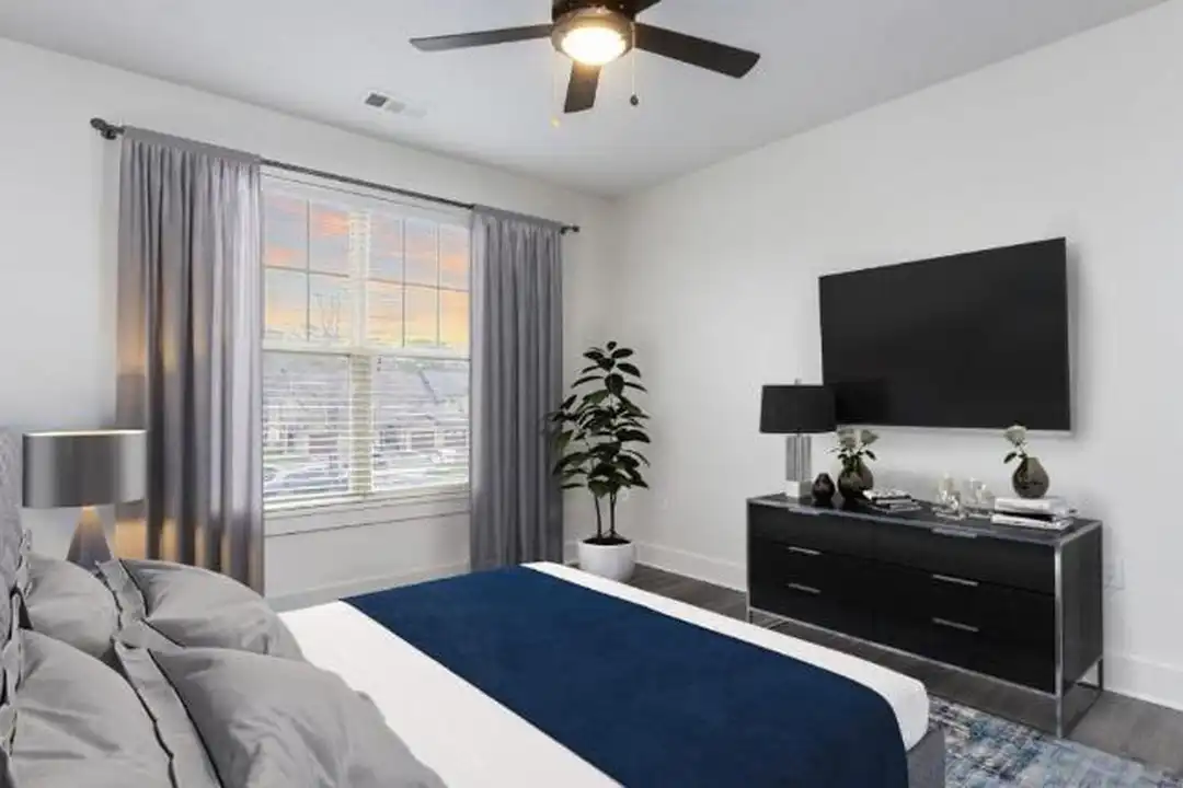 100 Village Cir Way - View 2