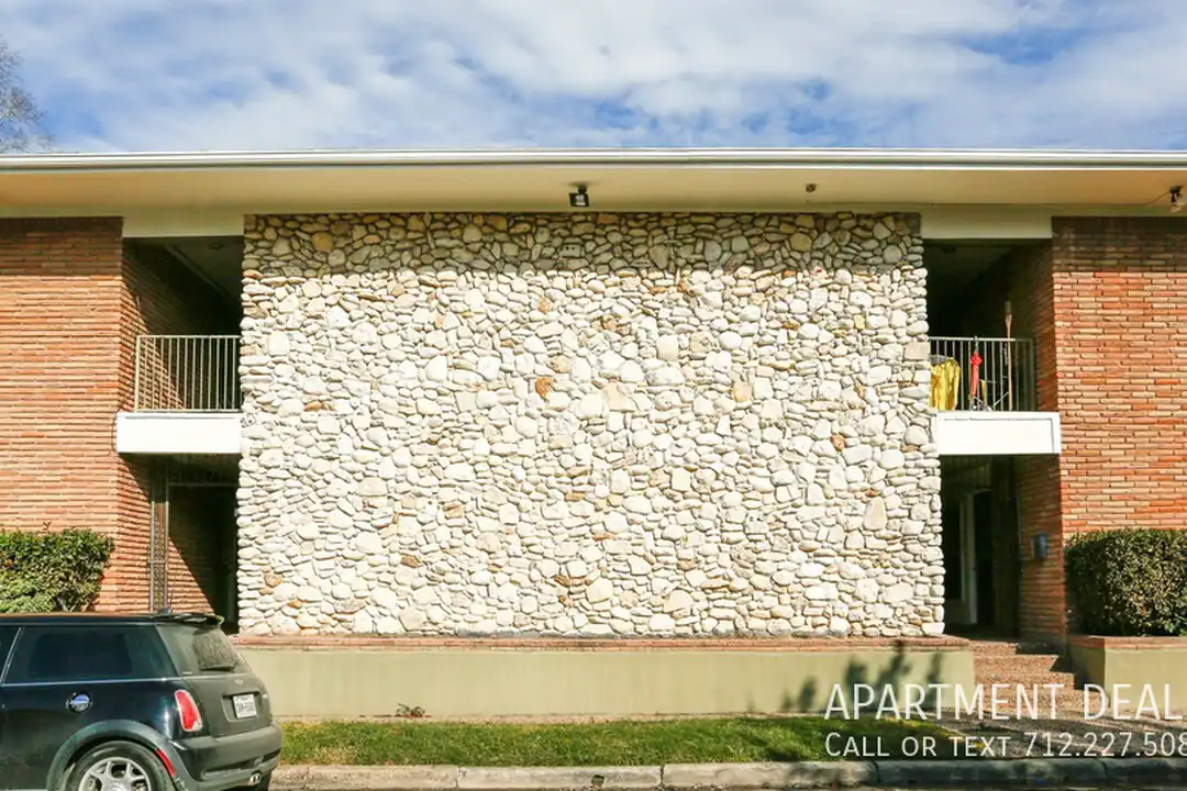 941 Byrne St – photo 1