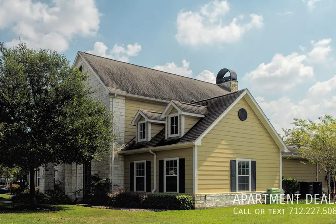 10187 Windmill Lakes Blvd – pohled 6