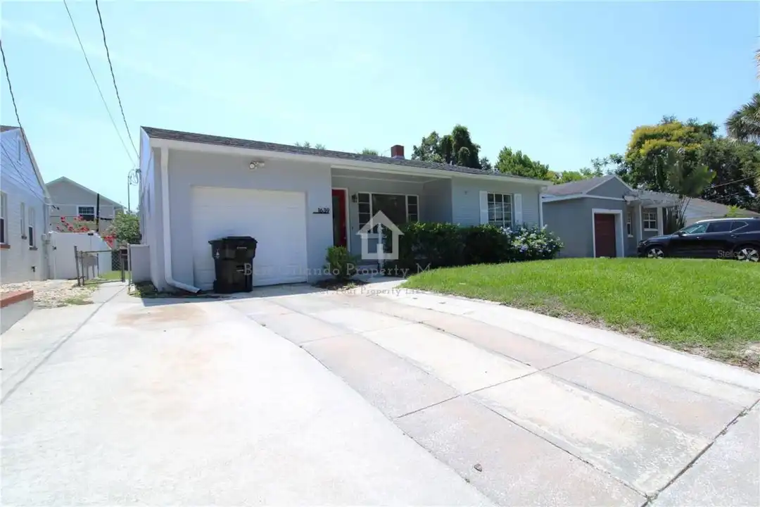 1639 Oakmont Ln - View 2