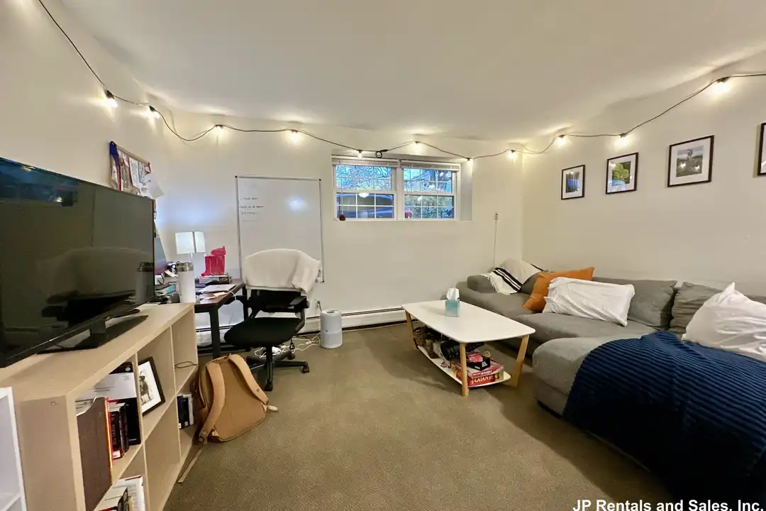 804 Centre St unit 7 - View 2