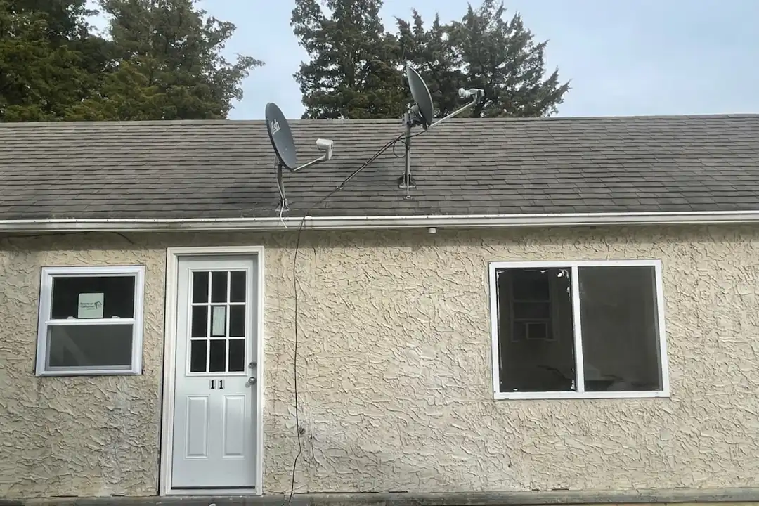 513 Blackburn Ave - More