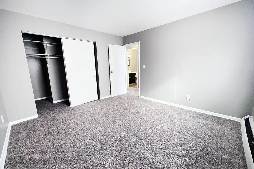Sharondale Woods Apartments – photo 1